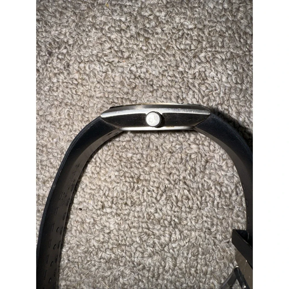 Skagen Denmark Men 390LTRM Titanium Case Silicon Band Hardened Quartz‎ Watch